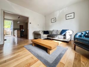 Living room- click for photo gallery